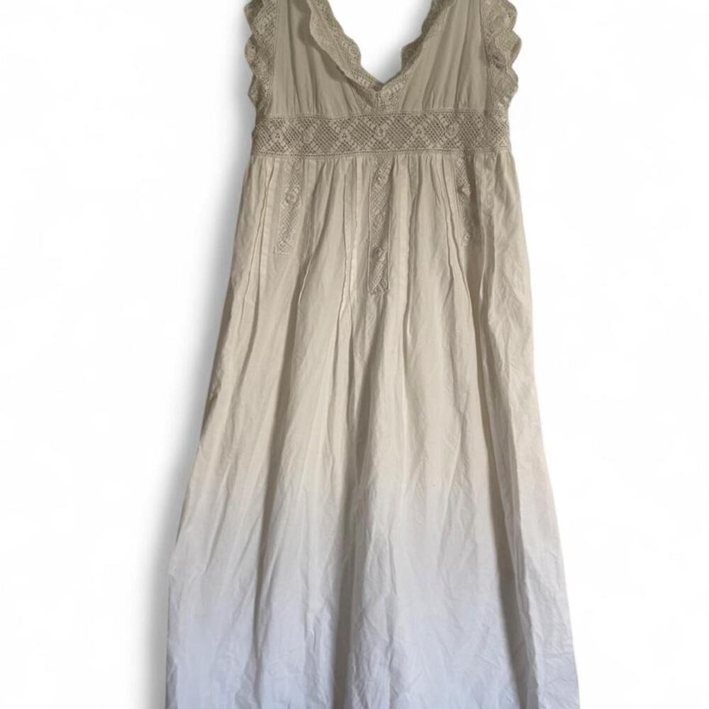 Doen White Summer Midi Dress with Rosettes
and Crochet Lace
